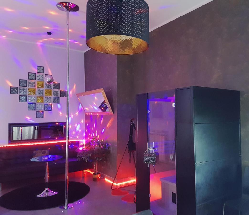 Lovers Excape - Adults Only Lägenhet Rom